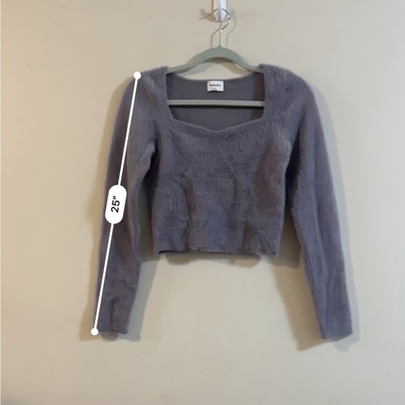 Aritzia Sunday Best Fuzzy Square Neck Cropped Sweater Size Medium - Picture 11 of 11